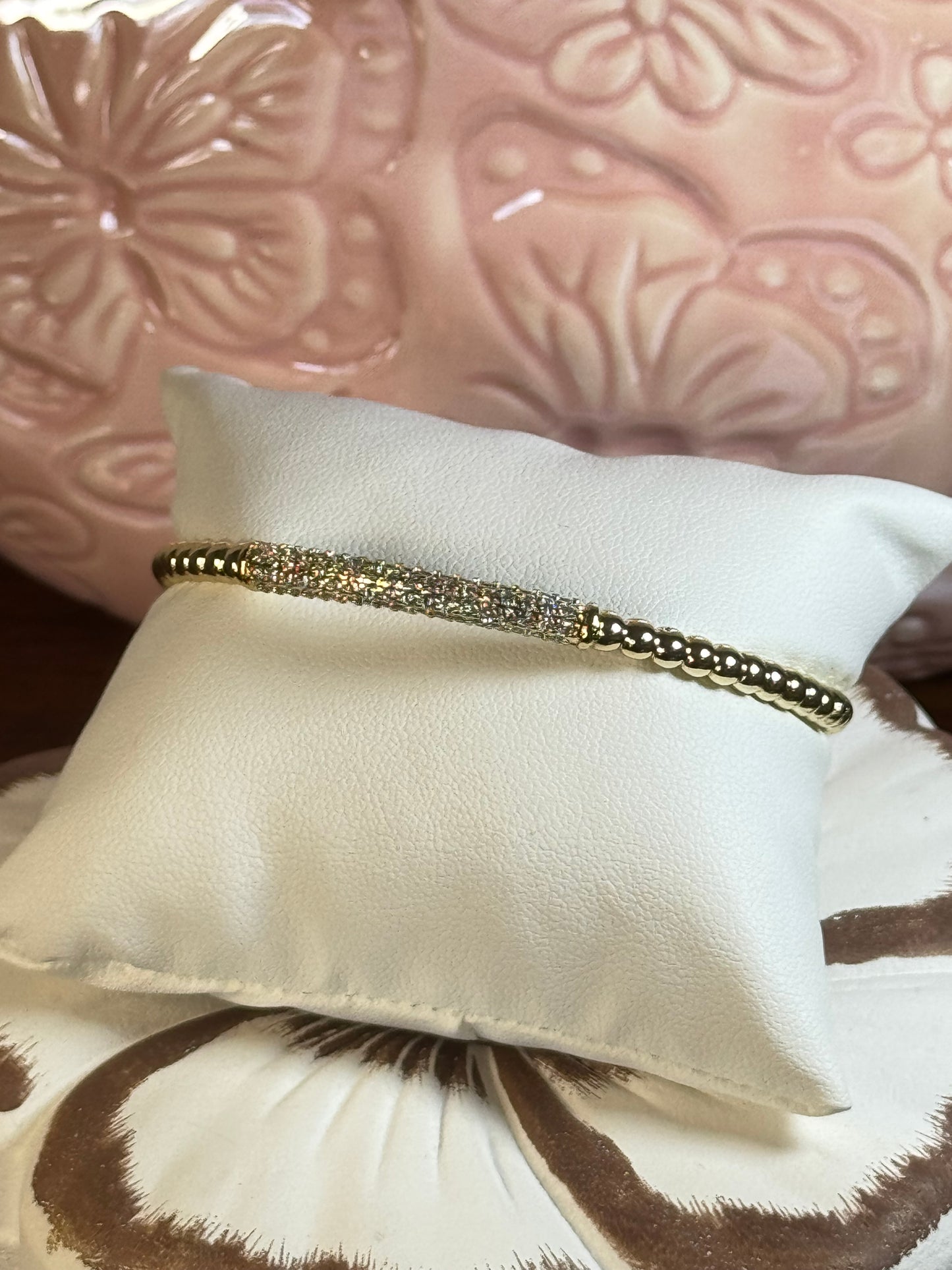 Bangle bracelet with zirconia