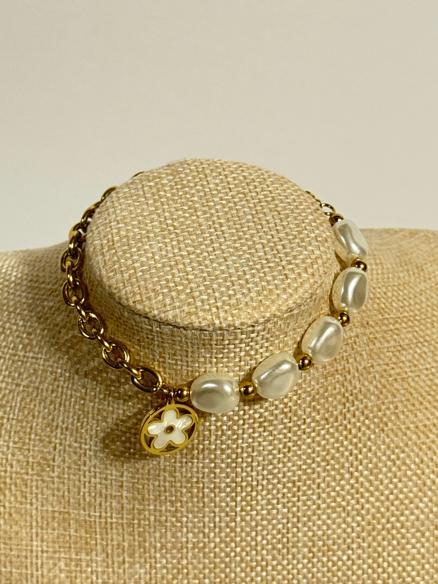 Stainless steel & Pearl Beads Bracelet with Mother-of-Pearl Flower Charm