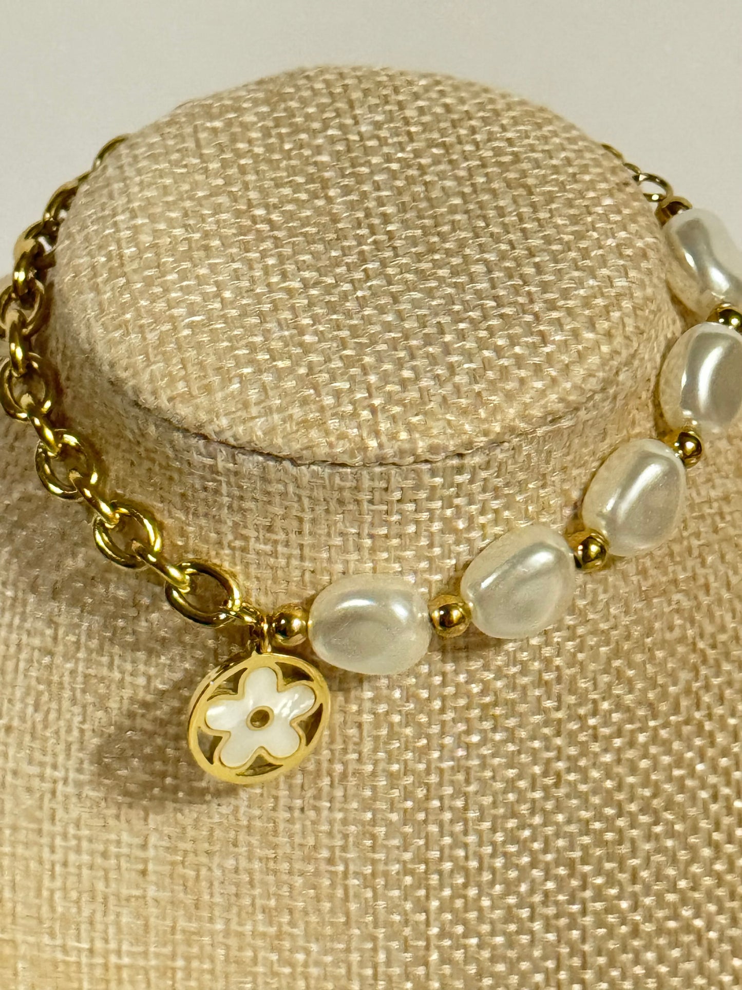 Stainless steel & Pearl Beads Bracelet with Mother-of-Pearl Flower Charm