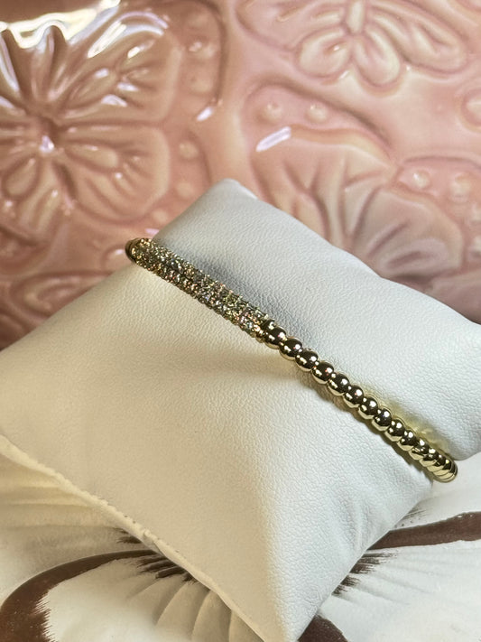 Bangle bracelet with zirconia