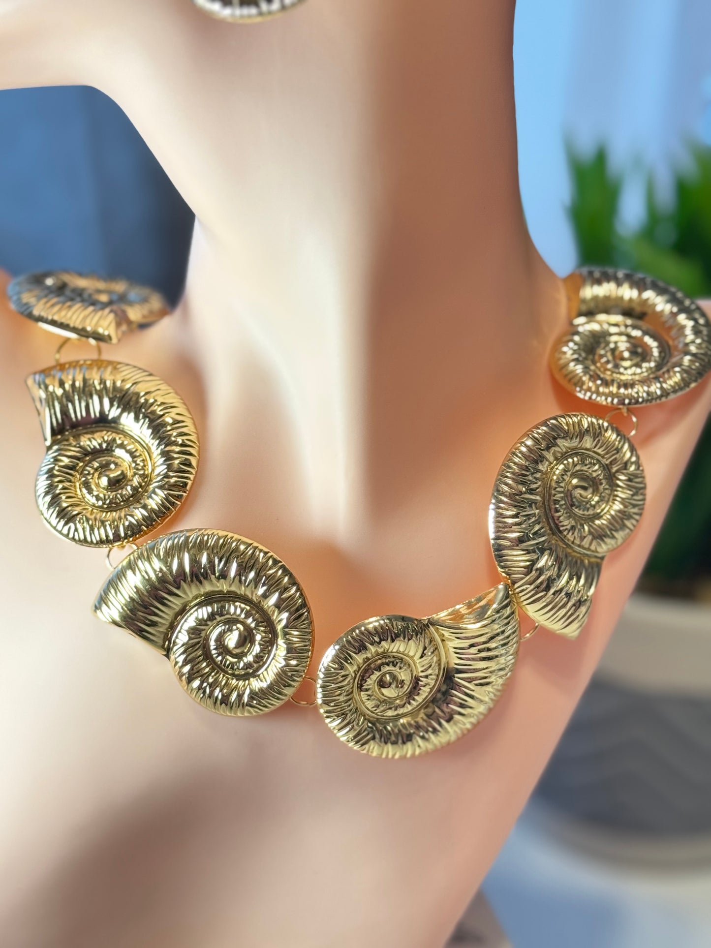 Golden Nautilus Jewelry Set