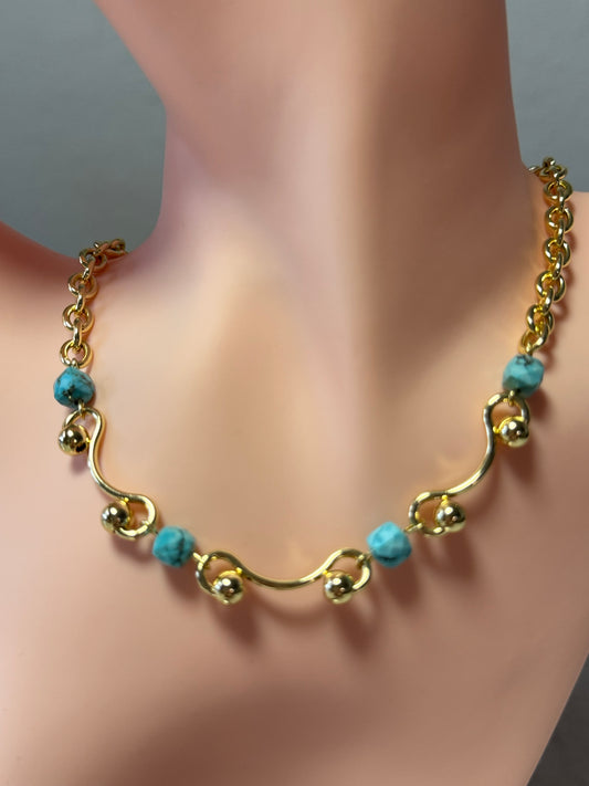 Elegant turquoise necklace